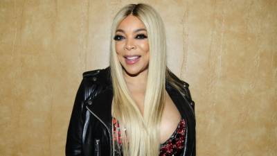 Wendy Williams Says She Spies on Her Neighbor While He Showers - www.etonline.com - New York