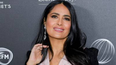 Salma Hayek dyes her hair green in honor of Mexican Independence Day - www.foxnews.com - Mexico - county Independence