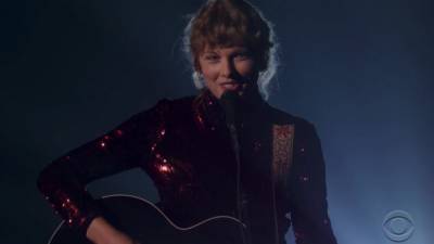 Taylor Swift Returns to ACM Awards With World Premiere Performance of 'Betty' - www.etonline.com