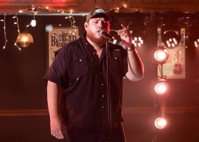 Luke Combs Serenades The Audience With ‘Better Together’ At ACM Awards - etcanada.com
