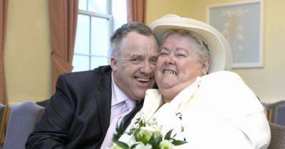 Warrington man marries his own mother-in-law after falling for his ex-wife's mum - www.manchestereveningnews.co.uk