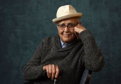 98-Year-Old Norman Lear Breaks His Own Record To Become The Oldest-Ever Emmy Winner - etcanada.com