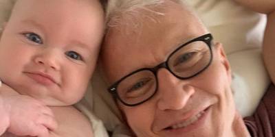 Anderson Cooper Shares the Sweetest Selfie With Baby Wyatt! - www.justjared.com - county Anderson - county Cooper