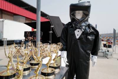 Tuxedo Hazmat Suits Will Be Used To Hand Out 2020 Emmys - etcanada.com