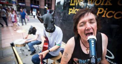The horrific pasts behind the smiles of the Piccadilly Rats - and how they beat their demons to entertain on Manchester's streets - www.manchestereveningnews.co.uk - Manchester