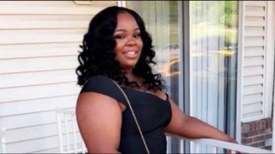 Breonna Taylor's Boyfriend Files Lawsuit Over His Arrest the Night She Was Killed by Police - www.etonline.com