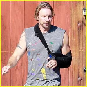 Dax Shepard Wears Arm Sling After Recent Motorcycle Accident - www.justjared.com