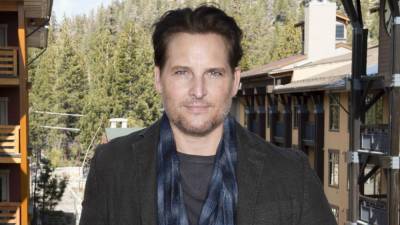 Peter Facinelli Shows Off 30-Pound Weight Loss in Shirtless Underwear Pic - www.etonline.com
