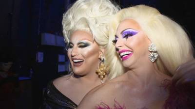 'God Shave the Queens': Watch Alyssa Edwards & 'Drag Race UK' Queens Put on a Sickening Stage Show (Exclusive) - www.etonline.com - Britain - county Queens