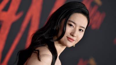 'Mulan' Star Yifei Liu Reveals How Co-Star Jet Li Once Saved Her Life (Exclusive) - www.etonline.com - China