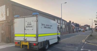 Bomb squad called to Tameside after device found in canal - www.manchestereveningnews.co.uk - Manchester