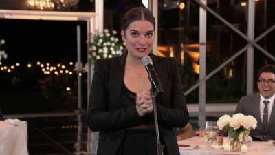 Annie Murphy Earns First Emmy Win For ‘Schitt’s Creek’ Supporting Role, Shares Pride For Starring In Show That “Stands For Love, Kindness, Inclusivity, Acceptance” - deadline.com