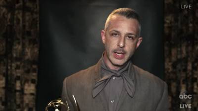 Jeremy Strong Says He Shares His Emmy Win With 'Succession' Co-Star Brian Cox - www.etonline.com