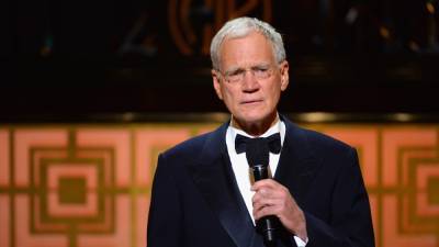 David Letterman re-wears tuxedo -- and recycles jokes -- from 1986 Emmys hosting gig for 2020 show - www.foxnews.com