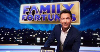 Fans defend Gino D'Acampo after his first presenting stint on Family Fortunes - www.msn.com - Italy