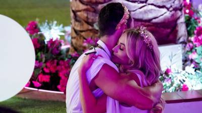 'Love Island': Connor and Mackenzie Give Their Romance a Shot Outside the Villa - www.etonline.com
