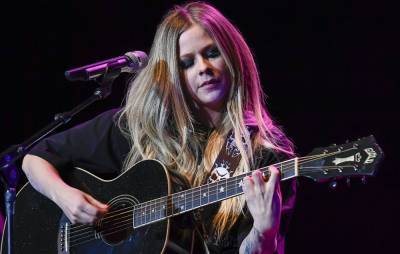 Avril Lavigne announces livestream benefit concert for Lyme disease awareness - www.nme.com