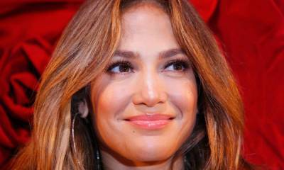 Jennifer Lopez unveils short hair transformation – and we have bob envy - hellomagazine.com