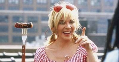 Someone FaceApped Samantha Jones And She Looks Unrecognisable - www.msn.com