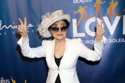 John Lennon’s killer apologizes to widow Yoko Ono for ‘despicable act’ - www.hollywood.com - Manhattan