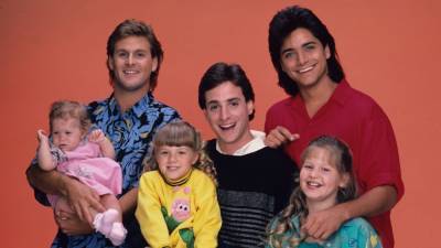 'Full House' Cast Reunites for Charity Song About Golden Retrievers -- Watch - www.etonline.com