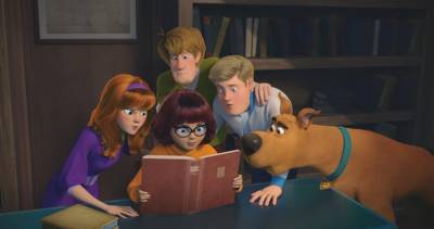 Scooby Doo and the gang fly straight to Number 1 on the Official Film Chart in Scoob! - www.officialcharts.com