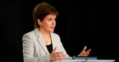Nicola Sturgeon appeals to students at Scottish universities to self-isolate if they show symptoms of Covid-19 - www.dailyrecord.co.uk - Scotland