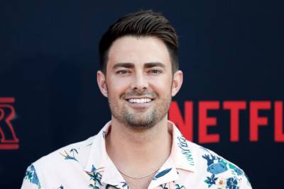 Jonathan Bennett To Star In Hallmark Christmas Movie About Gay Couple Trying To Adopt - etcanada.com - county Lawrence