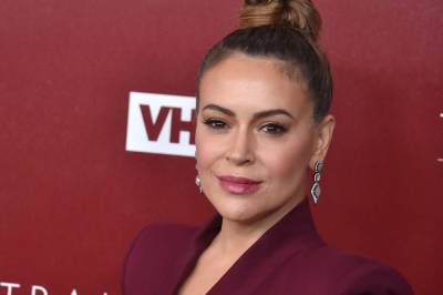 Alyssa Milano Denies Calling The Cops On Teen Allegedly Hunting Squirrels With An Air Rifle - etcanada.com