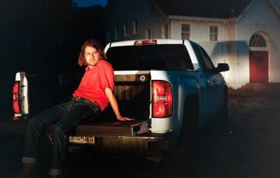 Kevin Morby shares two new singles, ‘Don’t Underestimate Midwest American Sun’ and ‘Wander’ - www.nme.com - USA