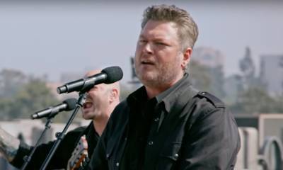 Watch Blake Shelton Perform ‘God’s Country’ On A Rooftop With Broken Roots On ‘AGT’ - etcanada.com