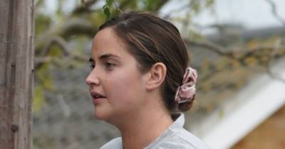 Jacqueline Jossa stuns as she goes makeup-free to run errands in leggings and matching jumper - www.ok.co.uk