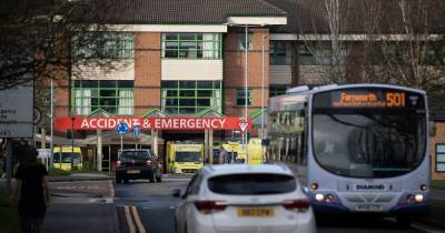 Four Covid-19 patients in critical condition at Royal Bolton Hospital as admissions rise rapidly - www.manchestereveningnews.co.uk