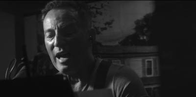 Bruce Springsteen Sees ‘Ghosts’ In Moving New Single Dedicated To E Street Band - etcanada.com