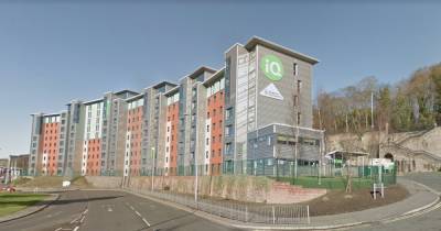 More Scots students hit by virus outbreak as 46 test positive at Dundee flats next to Abertay University - www.dailyrecord.co.uk - Scotland