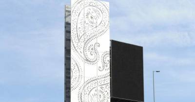 The tallest advertising hoarding in Scotland proudly displaying the Paisley pattern is now complete - www.dailyrecord.co.uk - Scotland