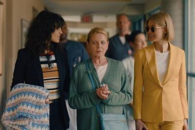 Rosamund Pike, Eiza Gonzalez Thriller ‘I Care A Lot’ Acquired by Netflix - thewrap.com