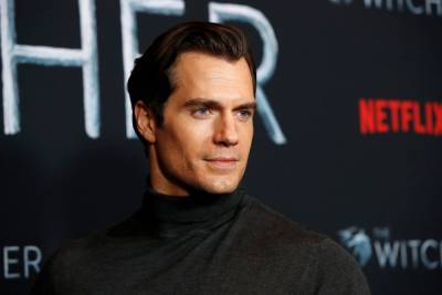 Henry Cavill Wears Elaborate Lion Hat During Virtual Run For Durrell Challenge - etcanada.com