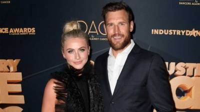Julianne Hough and Brooks Laich Spend Time Together at Lake House - www.etonline.com