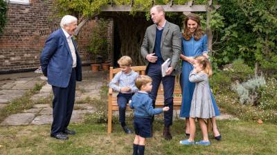 Attenborough gives shark tooth to 7-year-old Prince George - abcnews.go.com - Malta