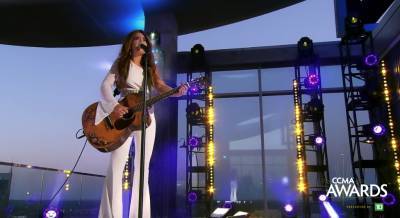 Tenille Townes Wins Female Artist Of The Year At 2020 CCMA Awards - etcanada.com - USA