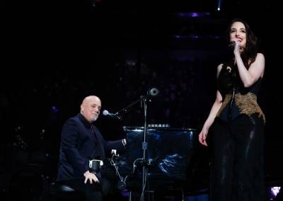 Billy Joel’s Daughter Alexa Ray Says Her Dad Is ‘A Real Mensch’ For Giving Real Fans The Best Seats In The House At His Concerts - etcanada.com