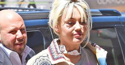 Miley Cyrus: My dad gave me a head injury when I was a baby - www.msn.com