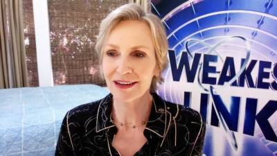 Jane Lynch Says Hosting 'The Weakest Link' Has Her Channeling Her 'Glee' Character Sue Sylvester (Exclusive) - www.etonline.com