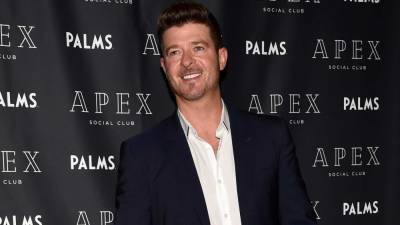 Robin Thicke Teases the Biggest Reveal in 'Masked Singer' History (Exclusive) - www.etonline.com