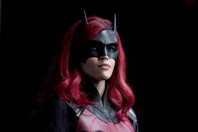 ‘Batwoman’, ‘Riverdale’ And More Productions Shut Down In Vancouver Due To COVID-19 - etcanada.com - Britain - city Vancouver