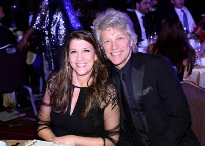 Jon Bon Jovi reveals the surprising secrets to 40-year-romance with wife - hellomagazine.com