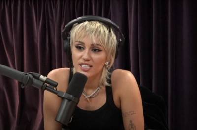 Miley Cyrus Reveals Dad Billy Ray Is Responsible For Head Injury At Age 2 - etcanada.com