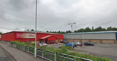 Cops swoop on Scots retail park after break-in reported - www.dailyrecord.co.uk - Scotland
