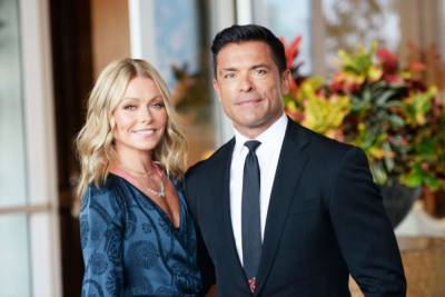 Kelly Ripa’s Husband Grabs Her Butt In Sexy Throwback Pic - etcanada.com